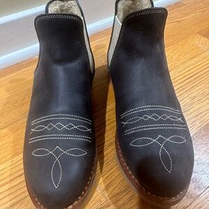 Penelope Chivers Leather Shoes (size 40)